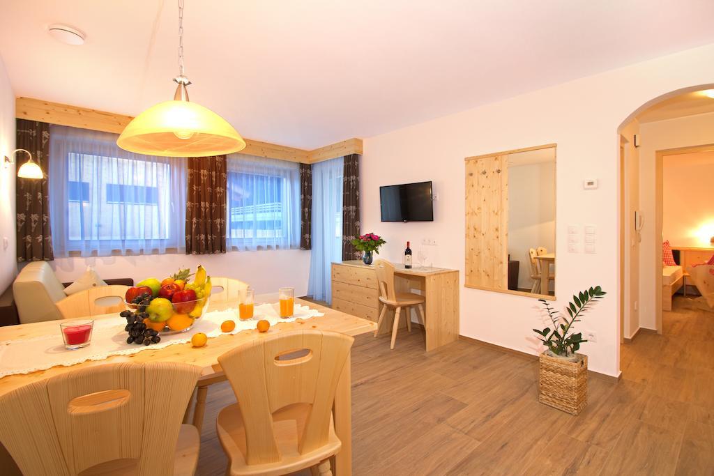 Stiflerhof Apartman Falzes Szoba fotó